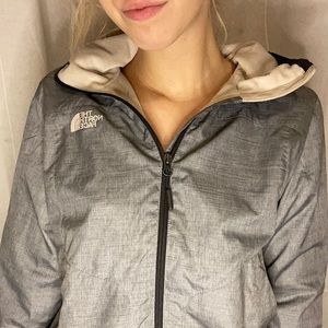 North face raincoat. Size Women’s small. Gray. Super soft interior.
